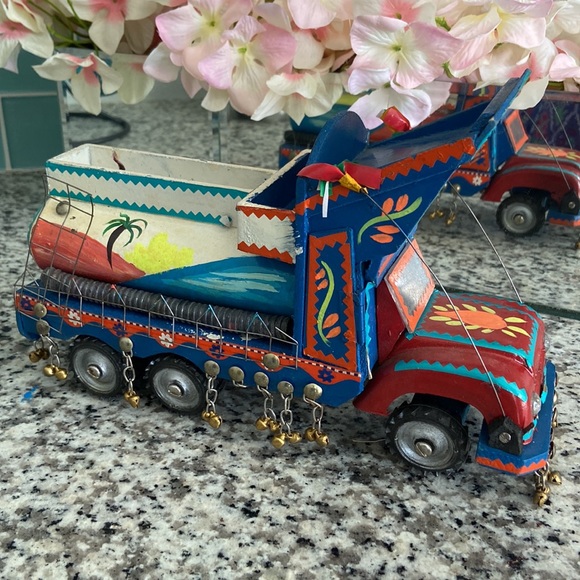 Handmade wooden truck art - Picture 3 of 4